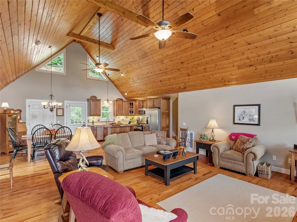 370 Appaloosa Trail Burnsville NC 28714