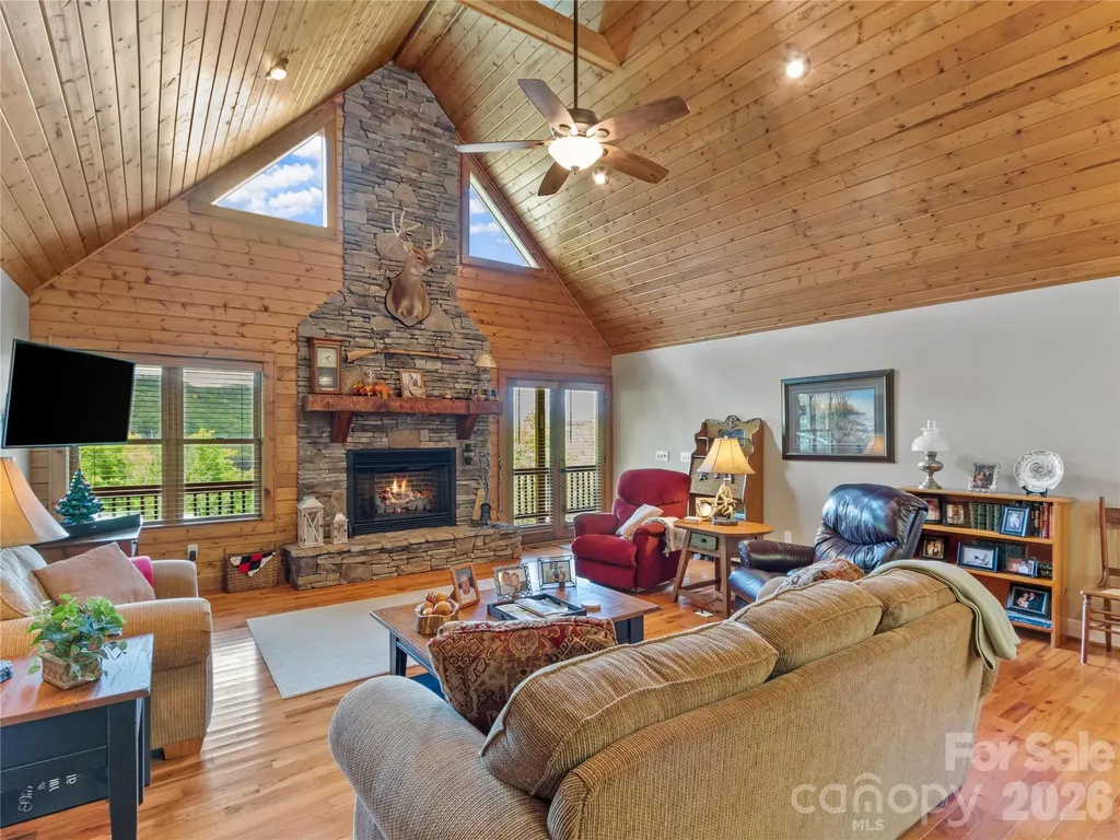 370 Appaloosa Trail Burnsville NC 28714