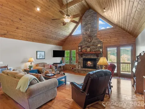 370 Appaloosa Trail Burnsville NC 28714