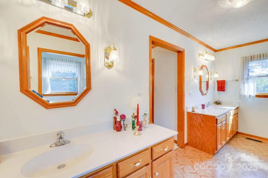 3132 Fox Den Circle Iron Station NC 28080