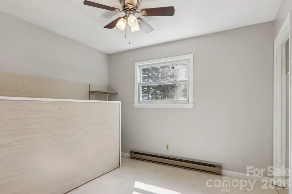 264 Cashdon Drive Mills River NC 28759