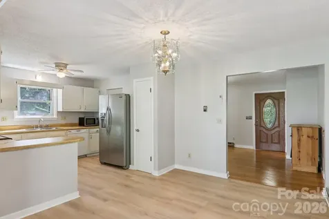 264 Cashdon Drive Mills River NC 28759