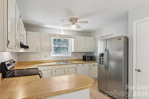 264 Cashdon Drive Mills River NC 28759