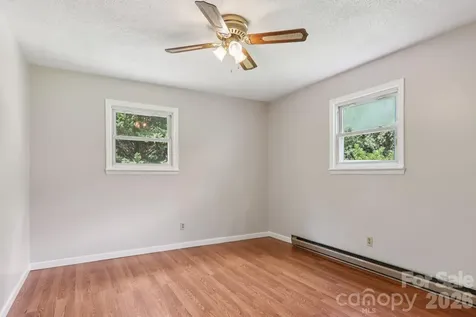 264 Cashdon Drive Mills River NC 28759