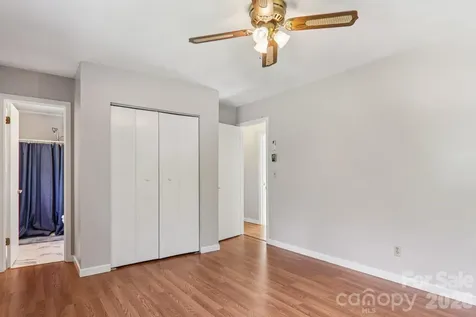 264 Cashdon Drive Mills River NC 28759