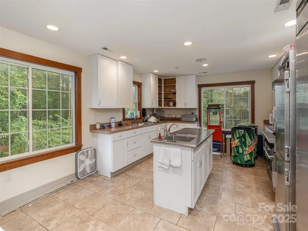 8826 Boylston Highway Mills River NC 28759