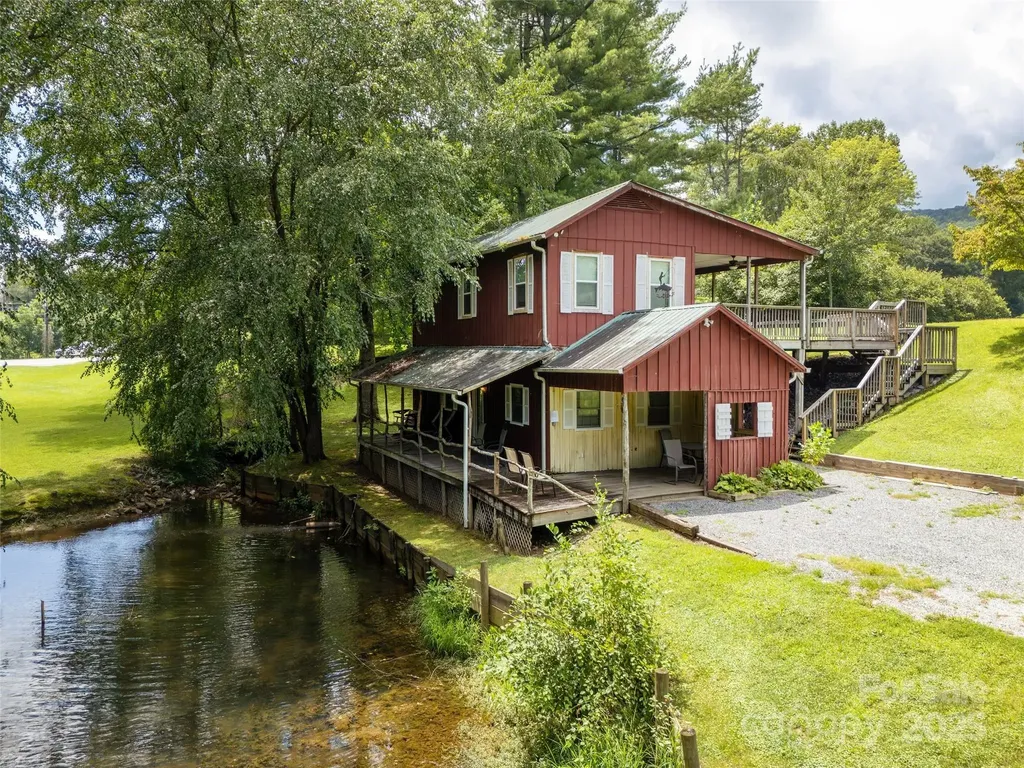 8826 Boylston Highway Mills River NC 28759