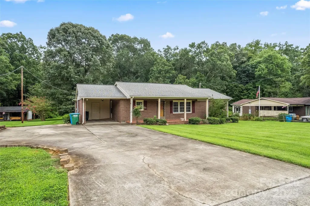 320 Forest Park Drive Denton NC 27239