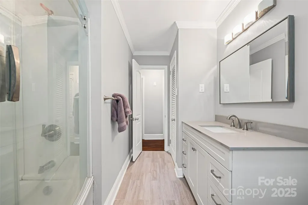 1045 Dooley Drive Charlotte NC 28227