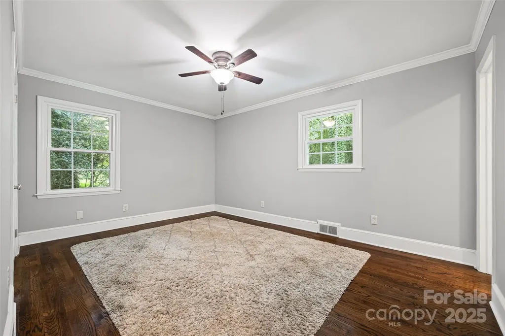 1045 Dooley Drive Charlotte NC 28227