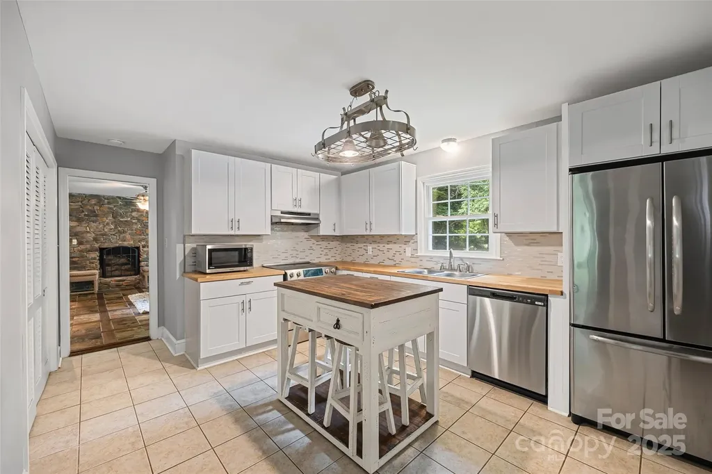 1045 Dooley Drive Charlotte NC 28227