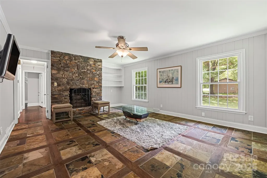 1045 Dooley Drive Charlotte NC 28227