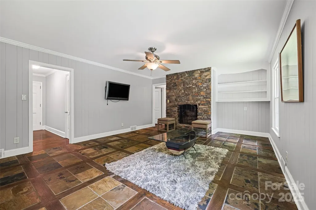 1045 Dooley Drive Charlotte NC 28227