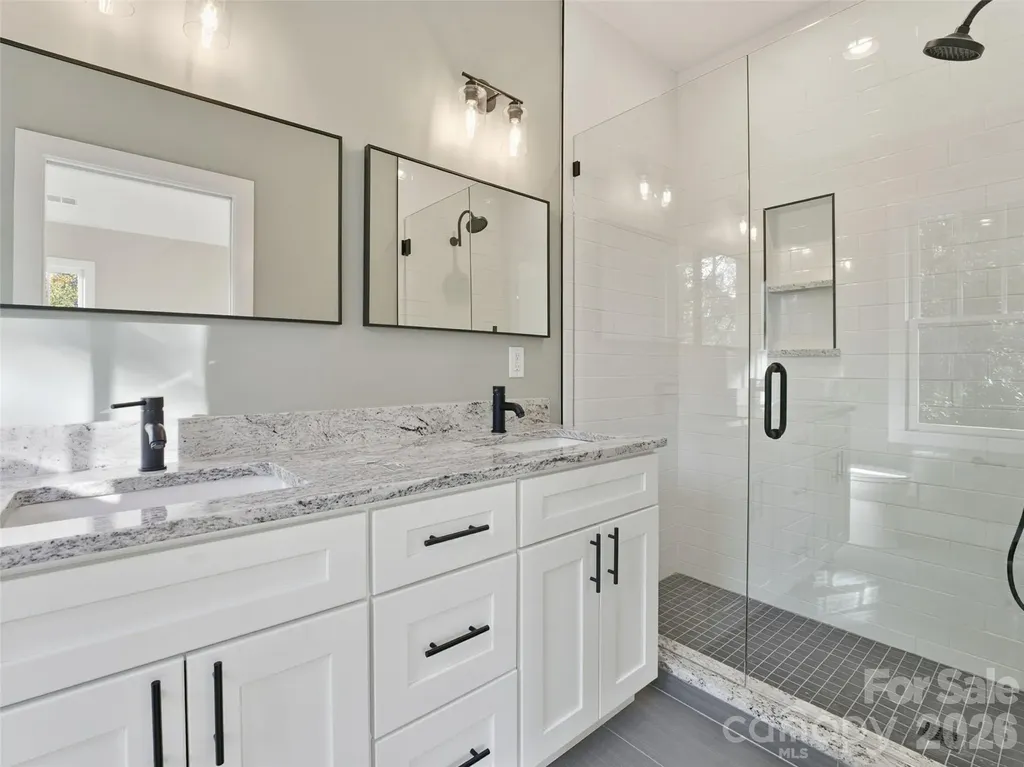 30 Olde Oak Court Hendersonville NC 28792
