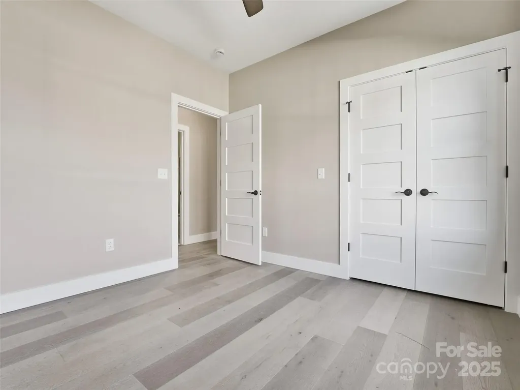 30 Olde Oak Court Hendersonville NC 28792