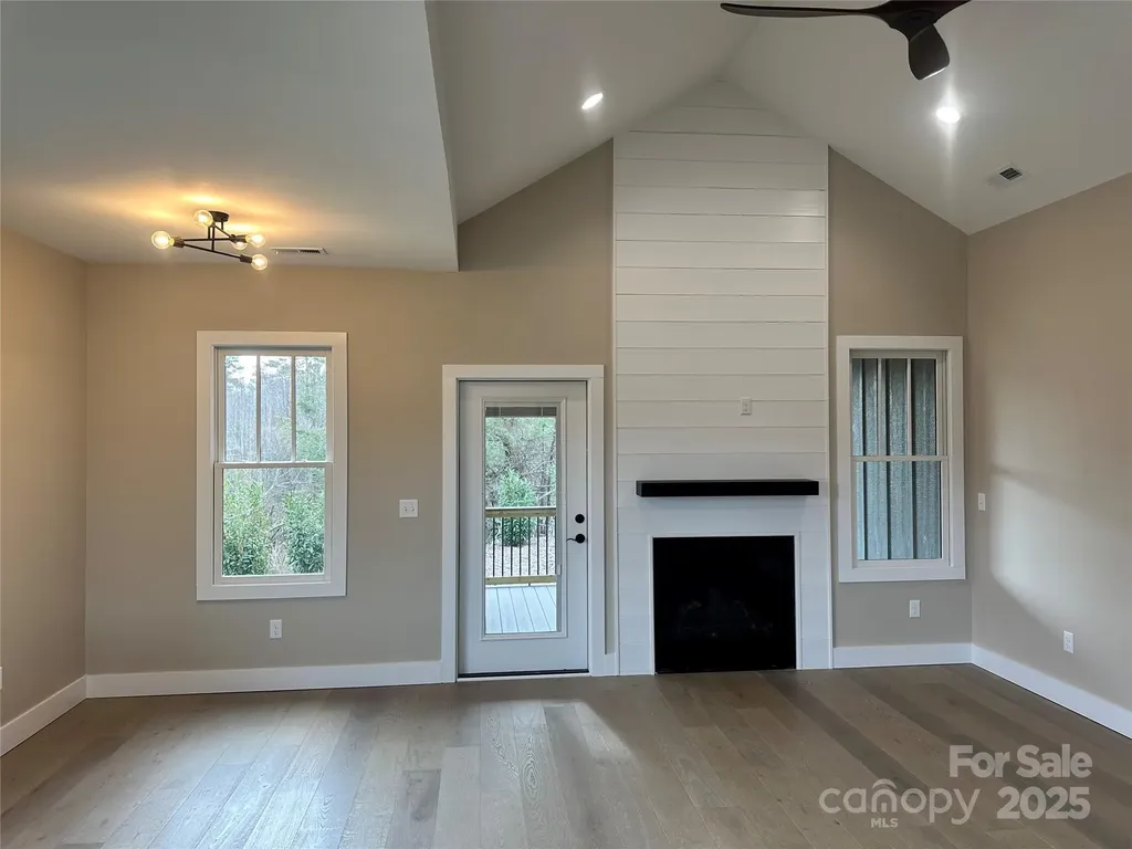 30 Olde Oak Court Hendersonville NC 28792