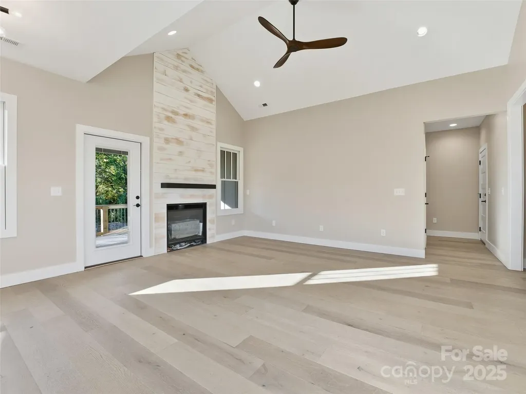 30 Olde Oak Court Hendersonville NC 28792