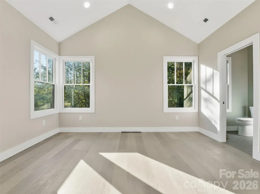 30 Olde Oak Court Hendersonville NC 28792