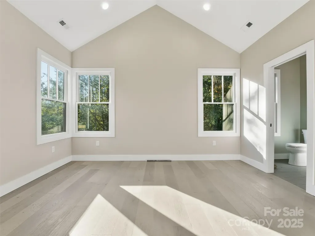 30 Olde Oak Court Hendersonville NC 28792