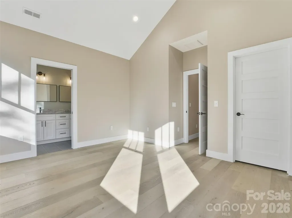 30 Olde Oak Court Hendersonville NC 28792