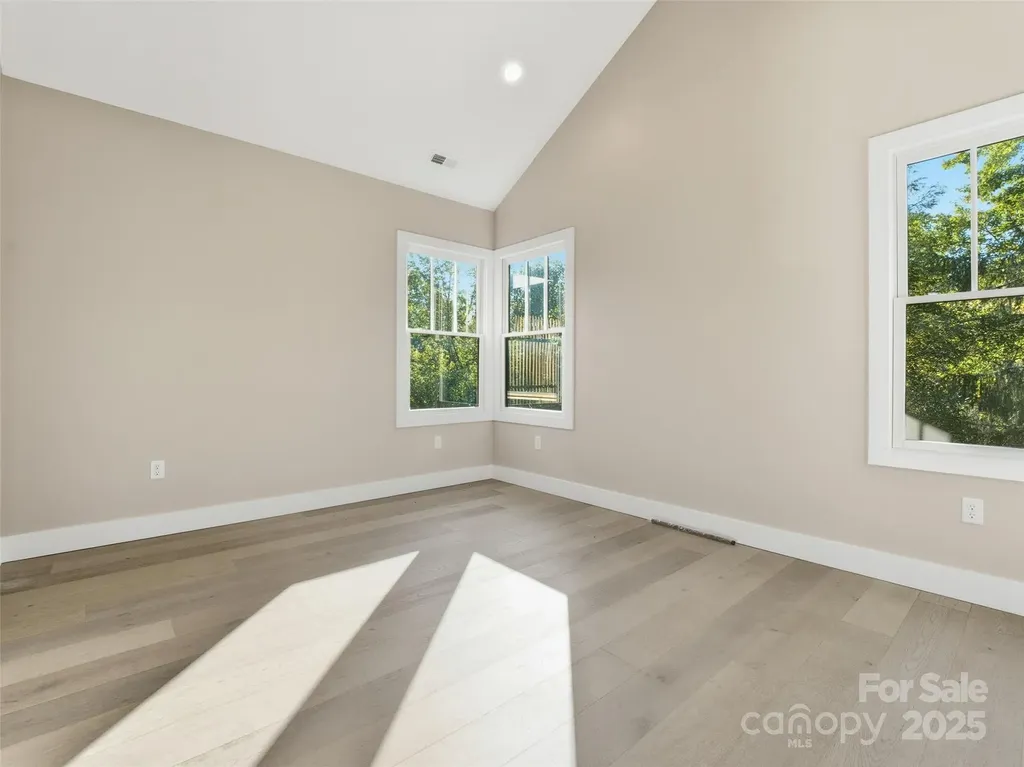30 Olde Oak Court Hendersonville NC 28792