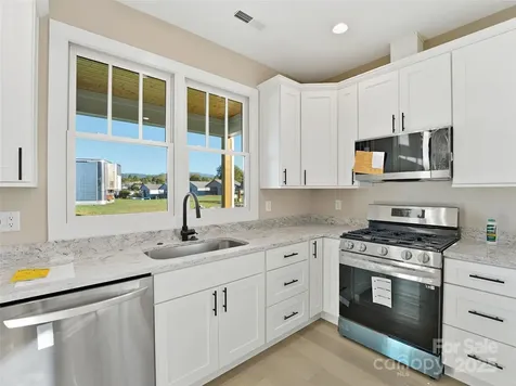 30 Olde Oak Court Hendersonville NC 28792