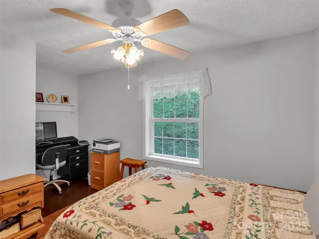 562 Beechwood Drive Sylva NC 28779