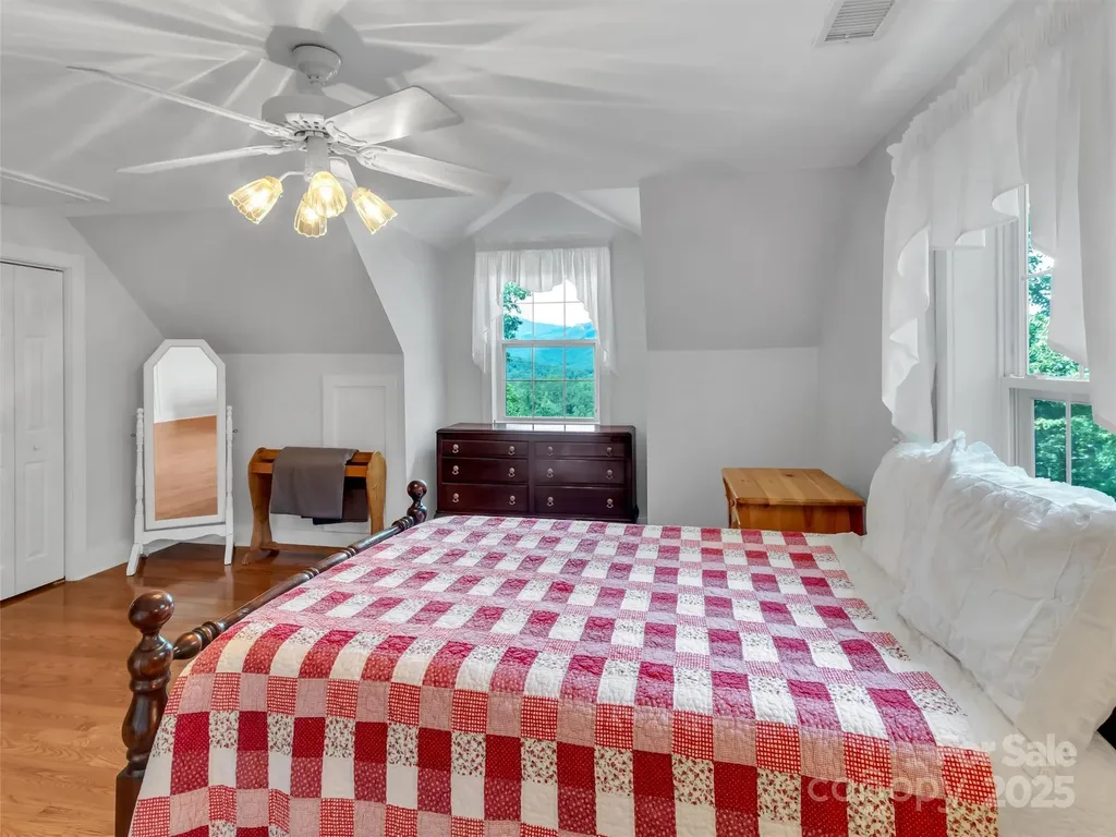 562 Beechwood Drive Sylva NC 28779