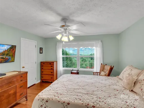 562 Beechwood Drive Sylva NC 28779
