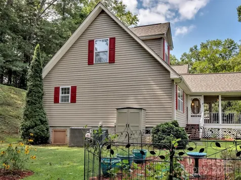 562 Beechwood Drive Sylva NC 28779