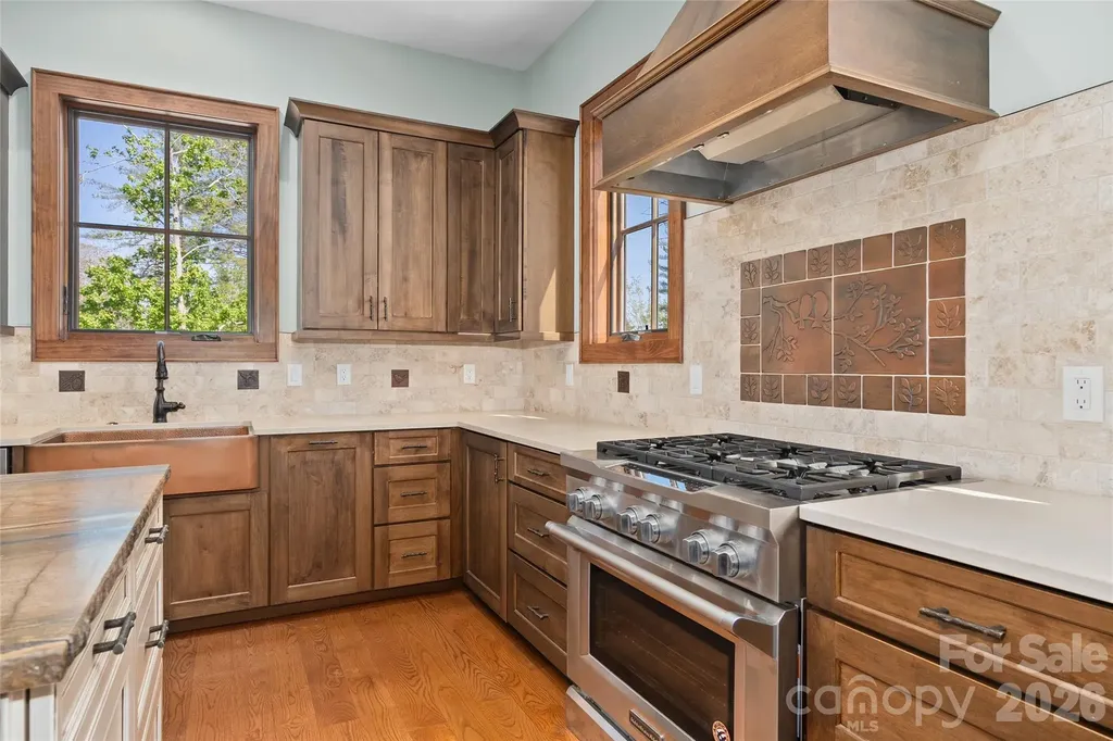 50 Hallett Court Asheville NC 28803