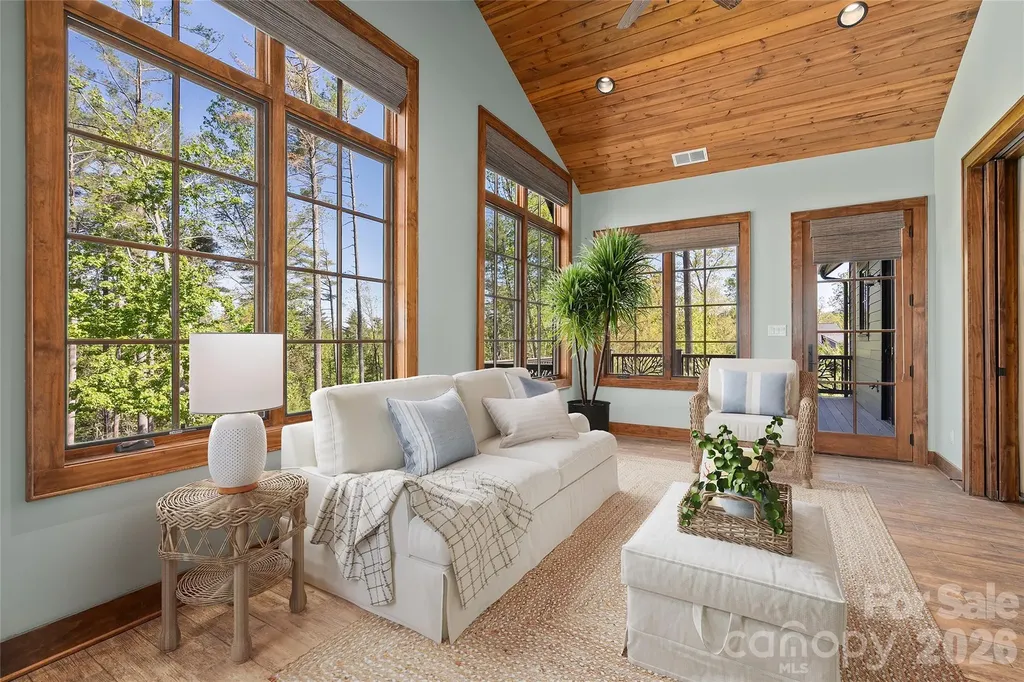 50 Hallett Court Asheville NC 28803