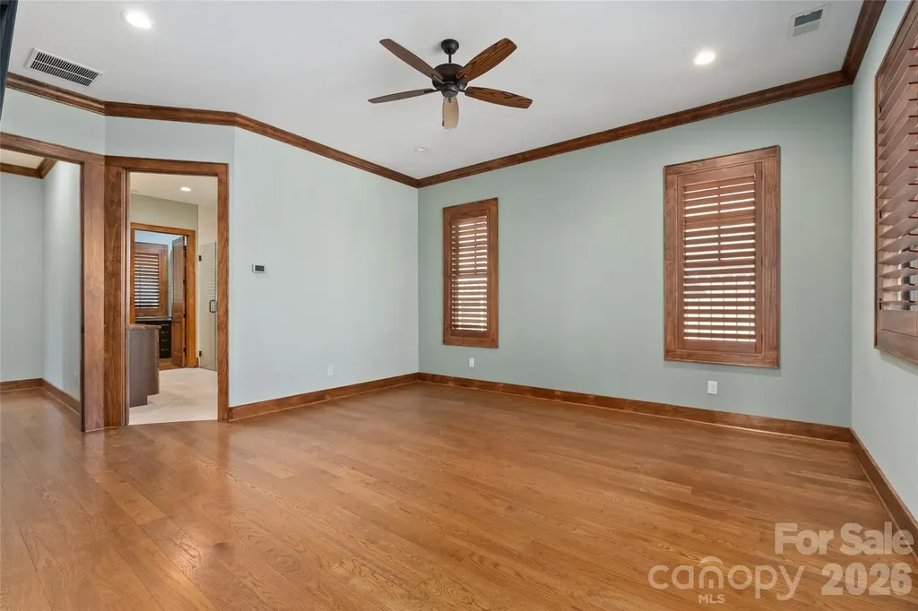 50 Hallett Court Asheville NC 28803