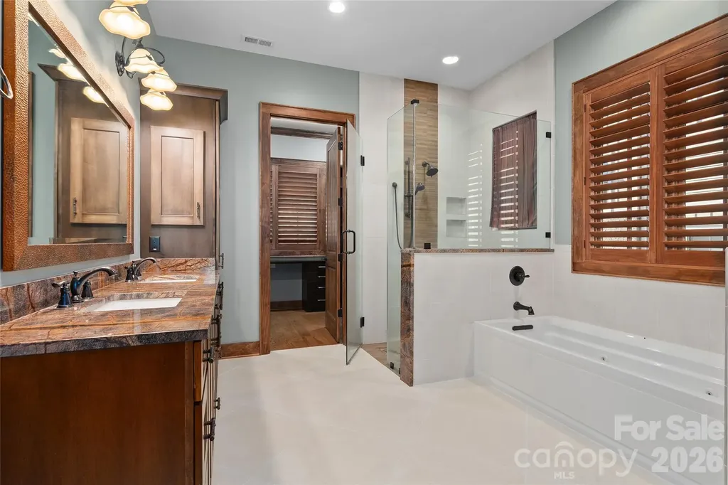 50 Hallett Court Asheville NC 28803