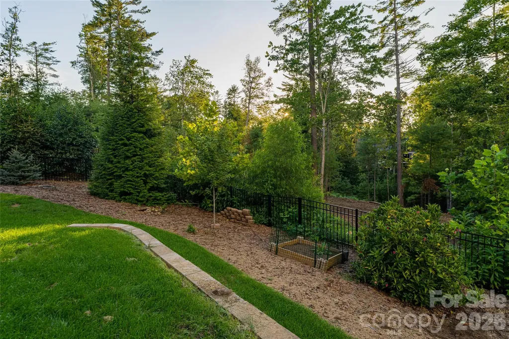 50 Hallett Court Asheville NC 28803