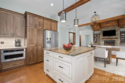 50 Hallett Court Asheville NC 28803