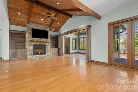 50 Hallett Court Asheville NC 28803