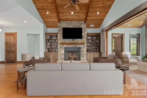 50 Hallett Court Asheville NC 28803