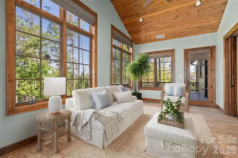 50 Hallett Court Asheville NC 28803