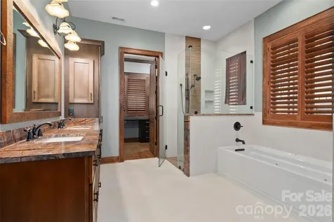 50 Hallett Court Asheville NC 28803
