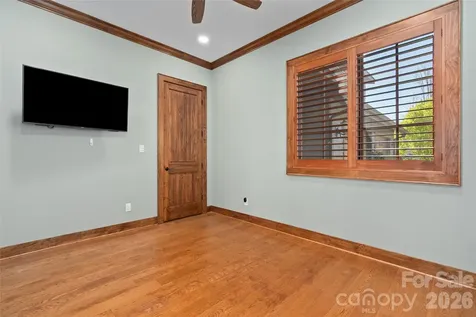 50 Hallett Court Asheville NC 28803
