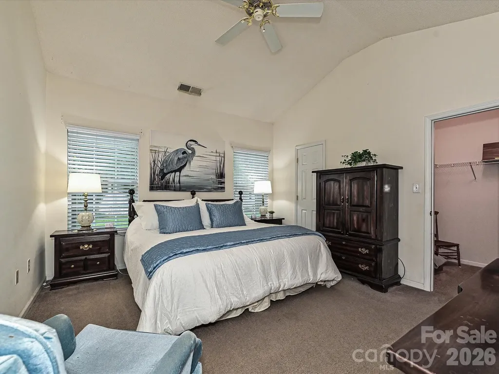 5607 Oak Drive Charlotte NC 28216