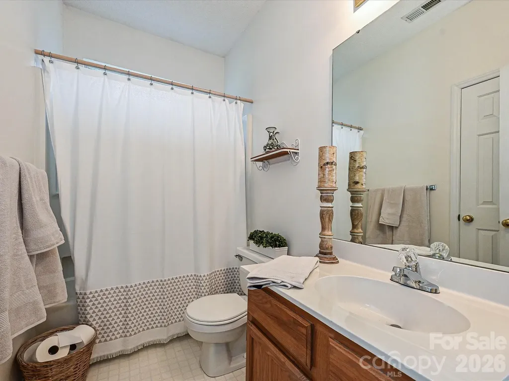 5607 Oak Drive Charlotte NC 28216