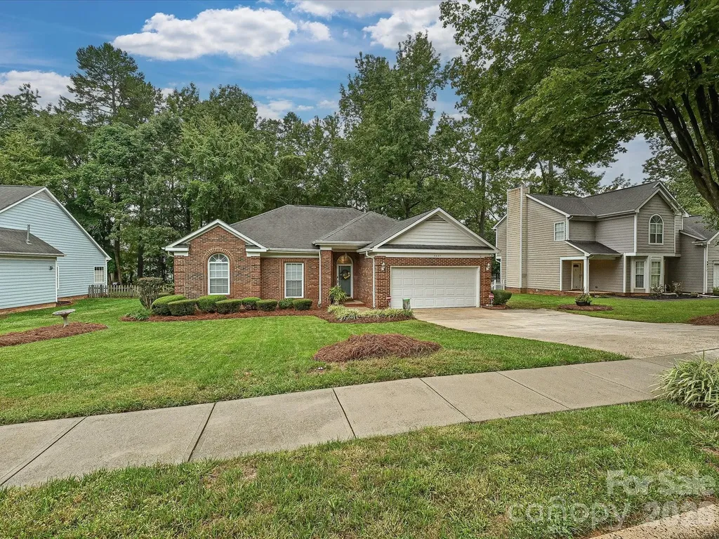 5607 Oak Drive Charlotte NC 28216