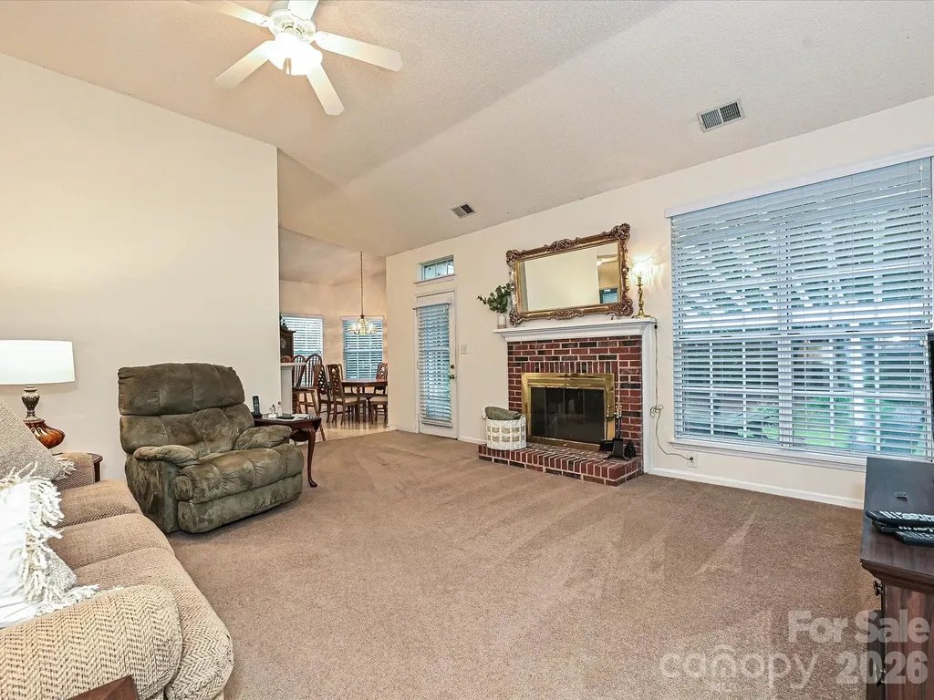 5607 Oak Drive Charlotte NC 28216