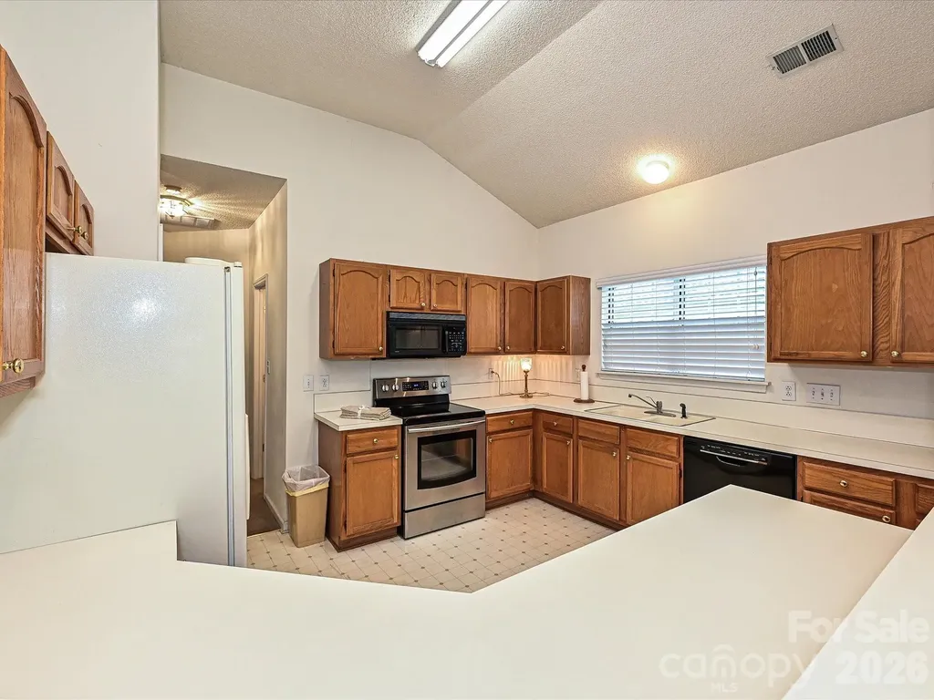 5607 Oak Drive Charlotte NC 28216