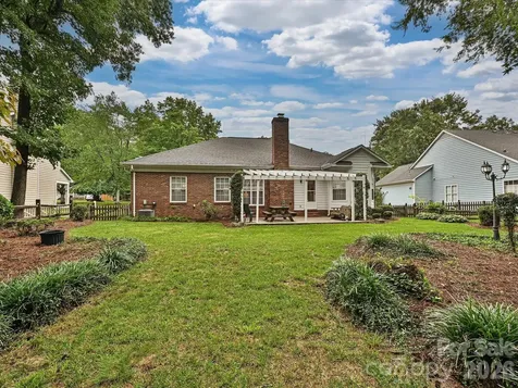 5607 Oak Drive Charlotte NC 28216