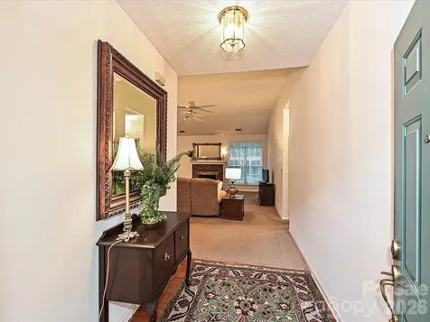 5607 Oak Drive Charlotte NC 28216
