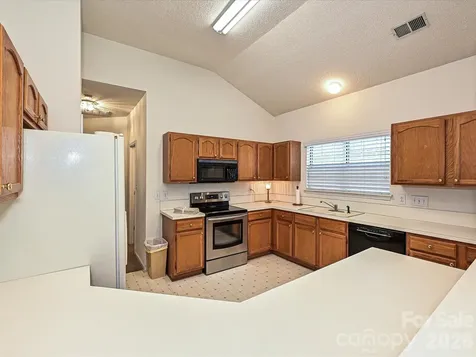 5607 Oak Drive Charlotte NC 28216