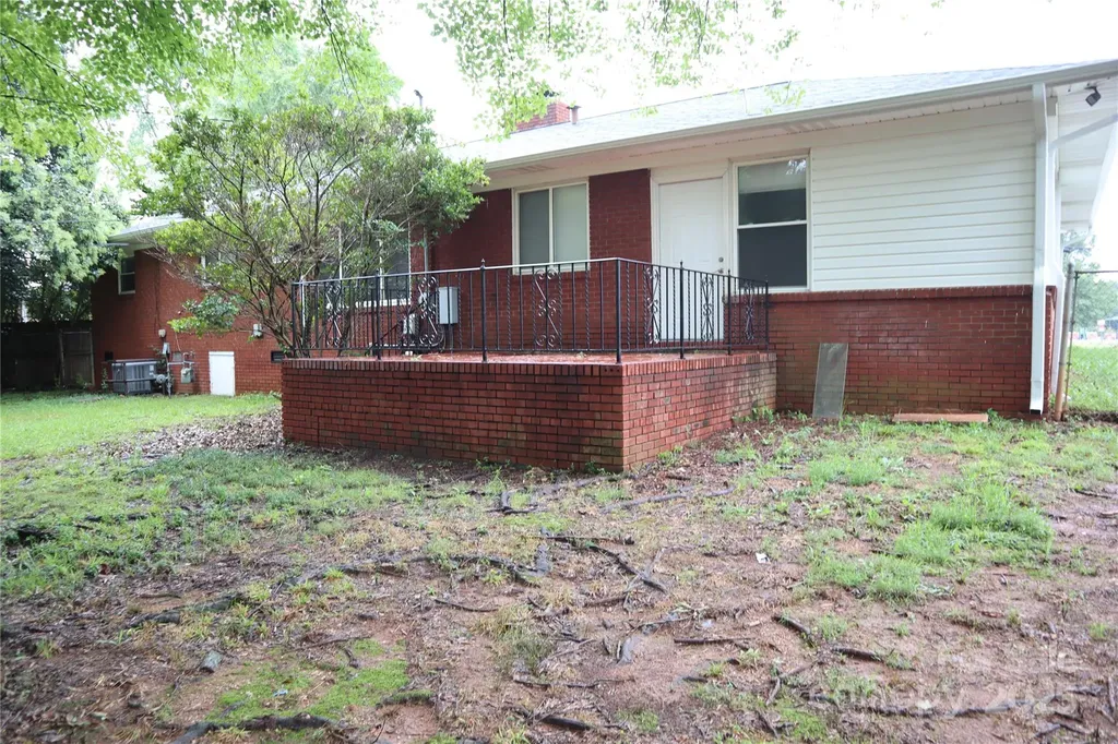 1703 Tyvola Road Charlotte NC 28210